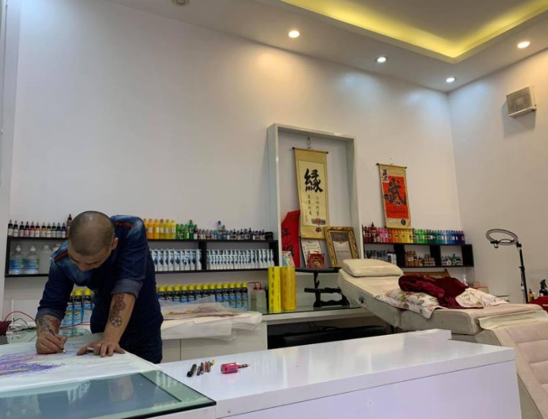 Góc làm việc tại Dung Vu Tattoo @halongink