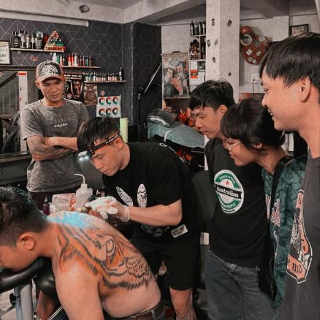 Đội ngũ tại Tin Tattoo 