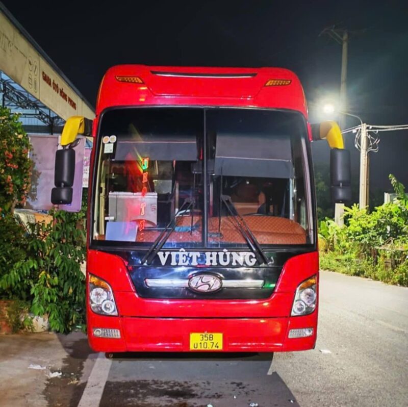 Nhà xe Việt Hùng