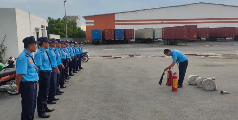 Đội ngũ nhân sự của Phú An làm việc linh họa, thường xuyên được đào tạo nâng cao nghiệp vụ