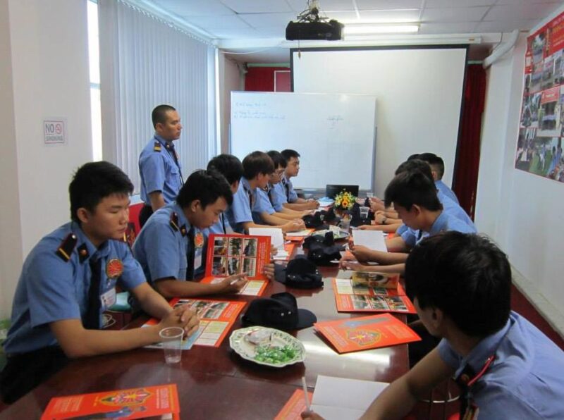 Đội ngũ nhân sự chất lượng cao, thường xuyên được đào tạo nâng cao