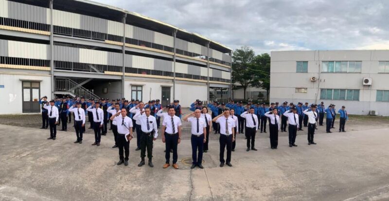 Đội ngũ của Tín Nghĩa có sức khỏe tốt và tác phong chuyên nghiệp