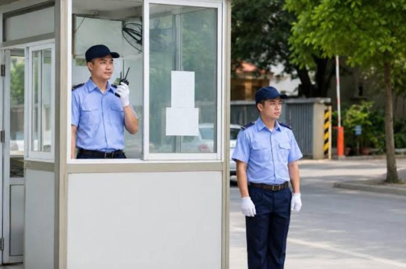 Bảo vệ nội bộ là đội ngũ nhân viên do cơ quan, doanh nghiệp hoặc tổ chức trực tiếp tuyển dụng và quản lý